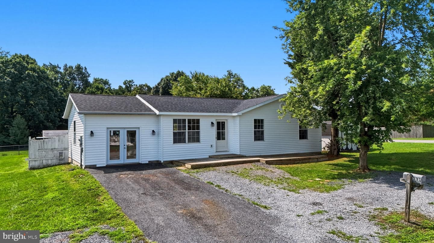 331 Crestview photo 3