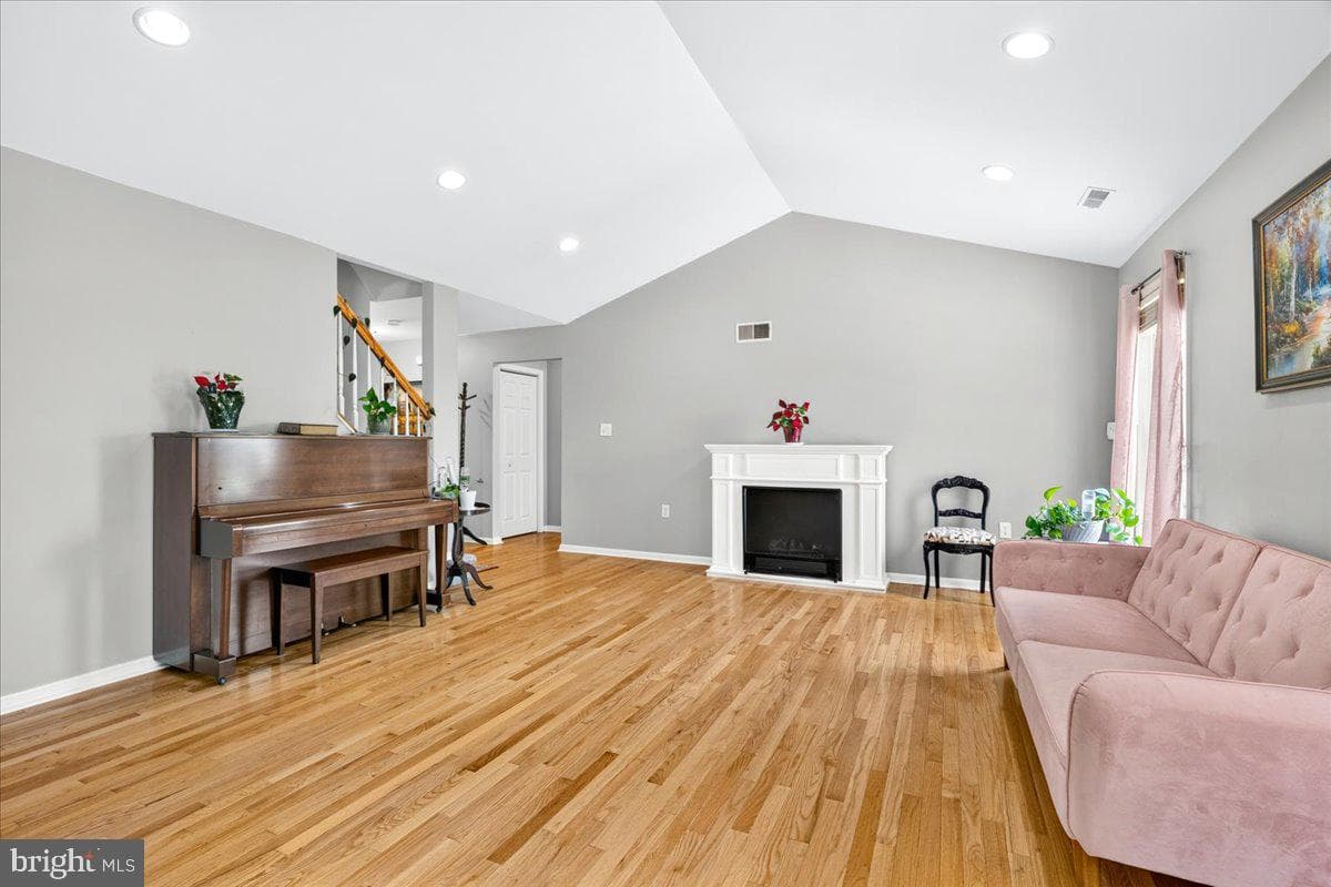 197 Creighton Court photo 11