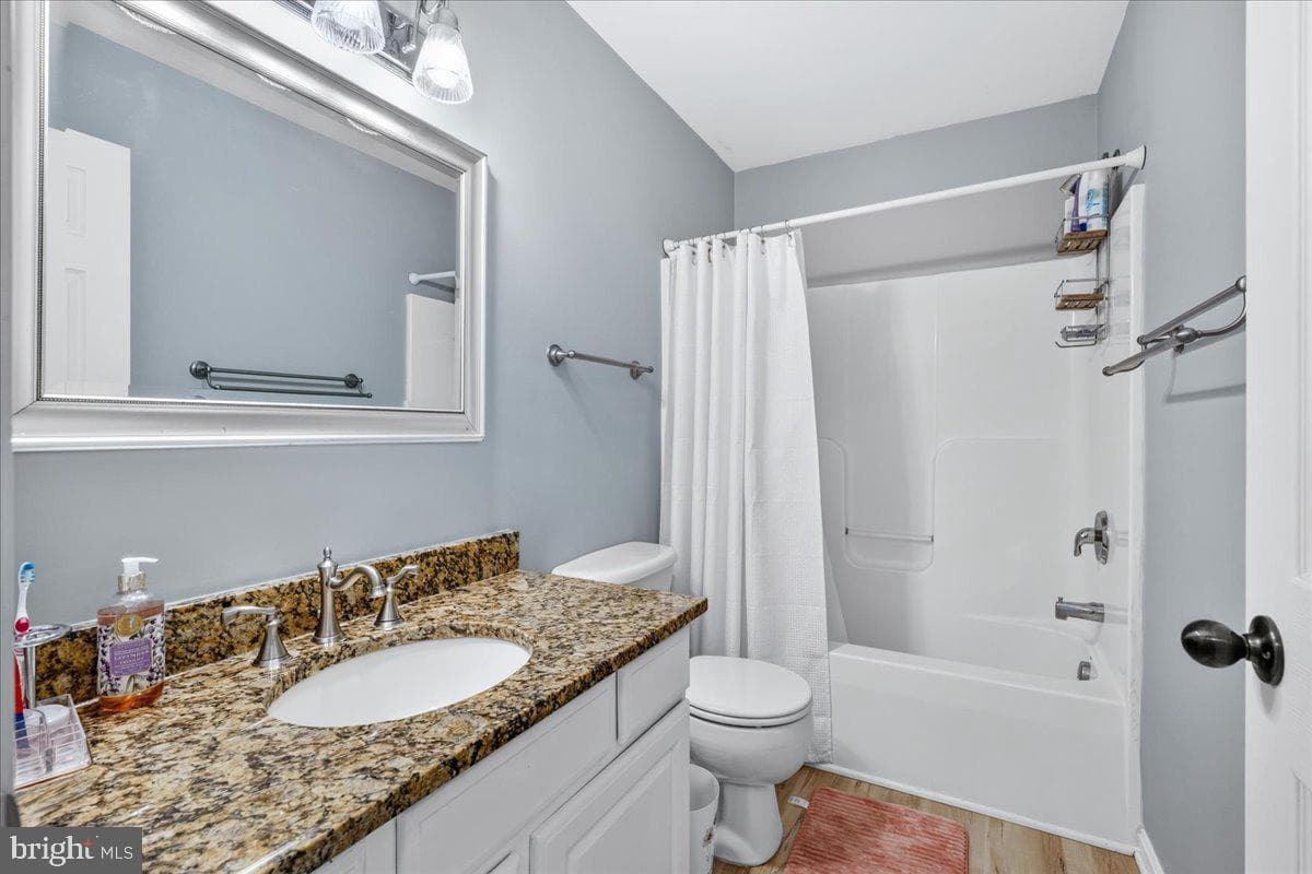 197 Creighton Court photo 32