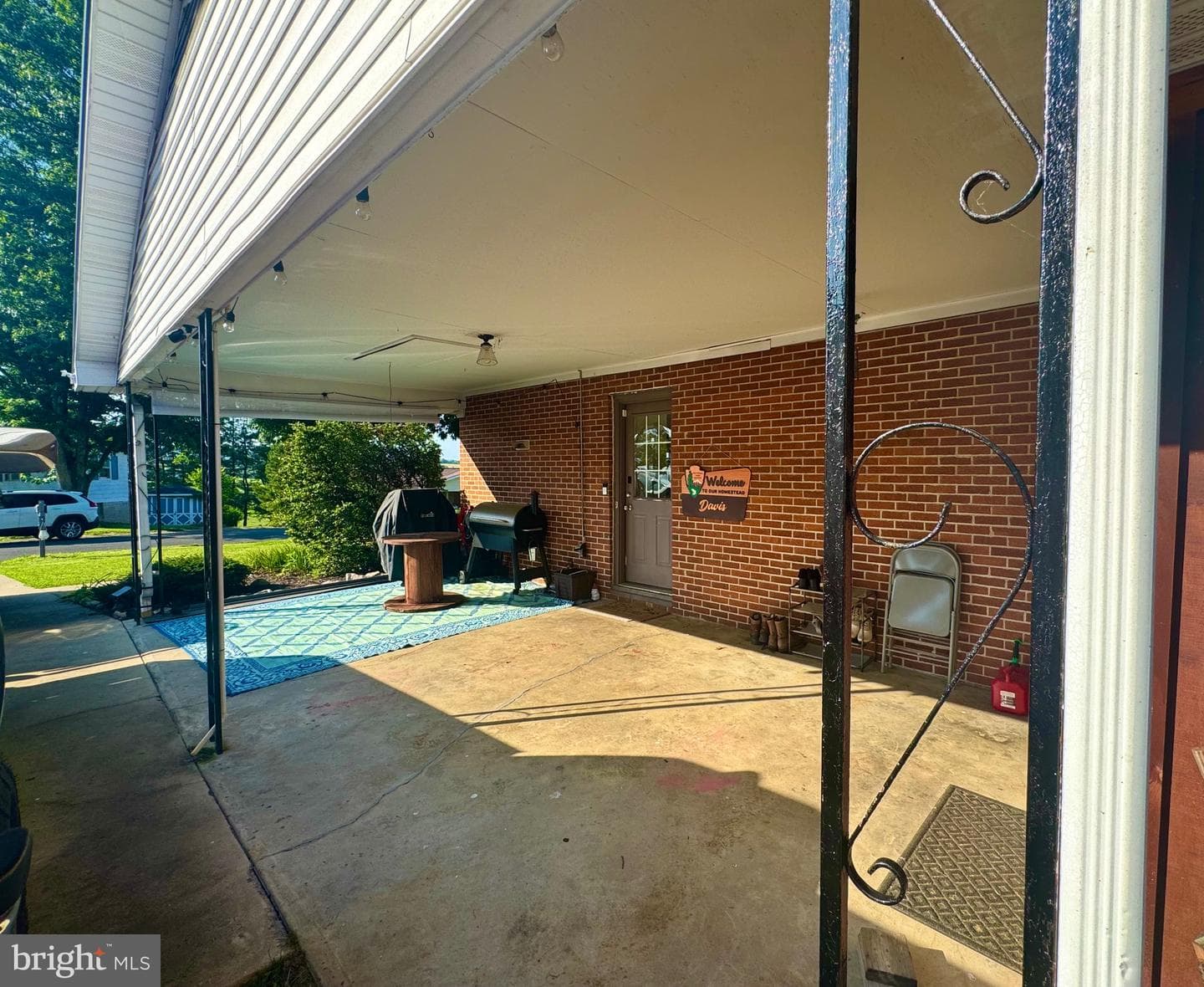 81 Sunset Drive photo 3