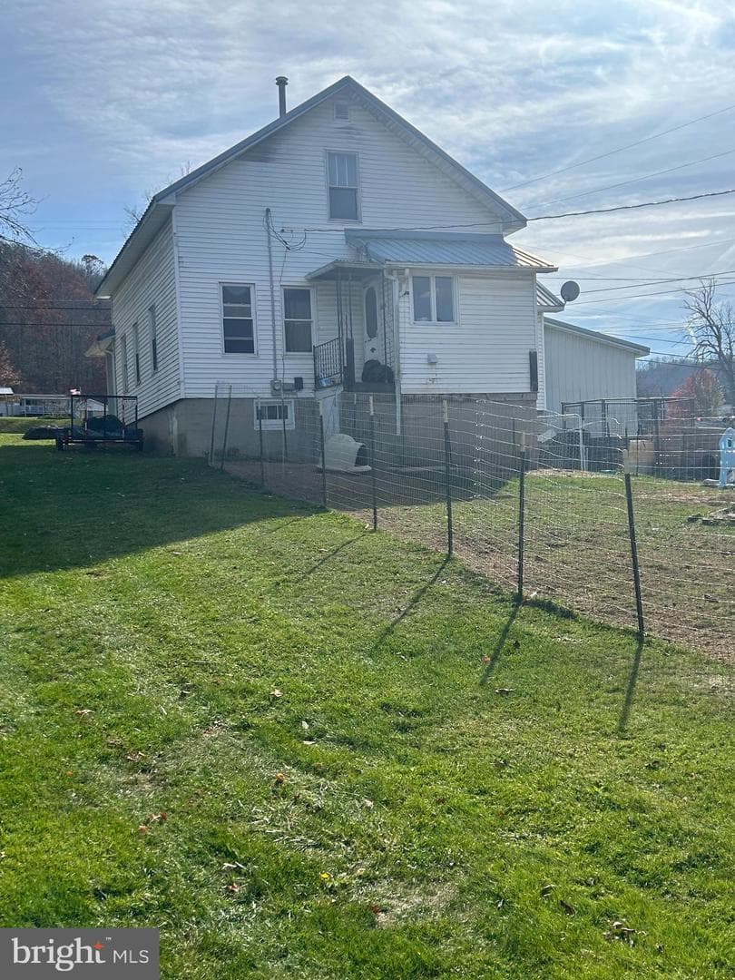 2042 Front Street photo 40