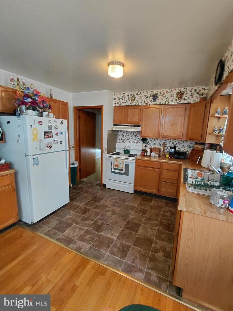 112 Grant Street photo 11