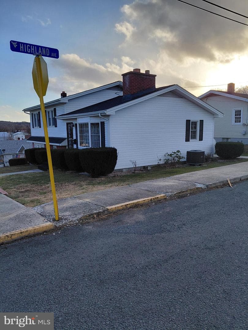112 Grant Street photo 7