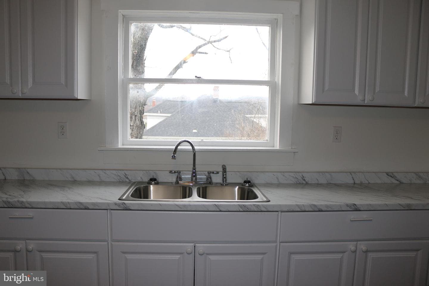 216 N Main Street photo 8