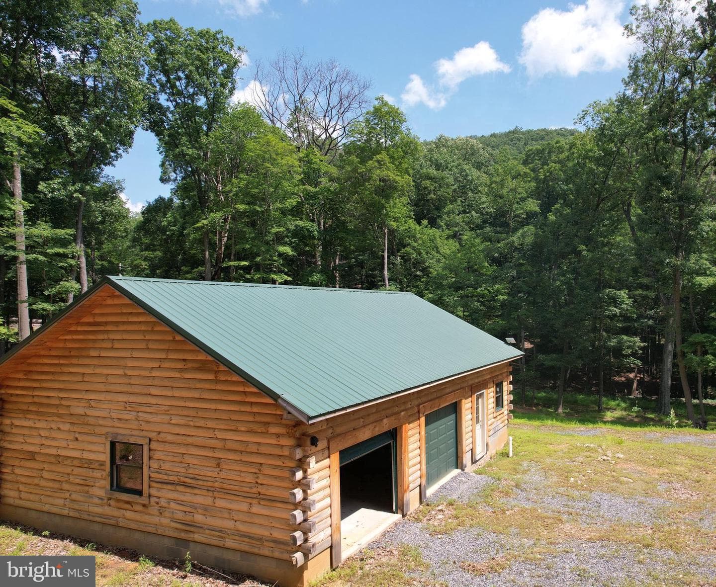 1079 Little Mountain photo 4