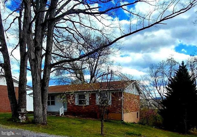 201 Woodlawn Drive, Petersburg