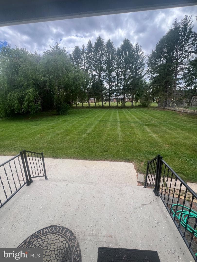 395 Point Dr photo 16