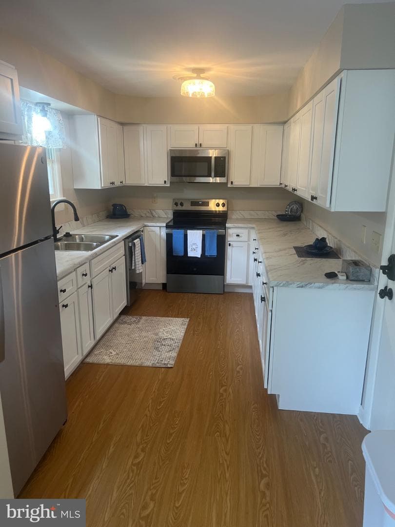 395 Point Dr photo 4