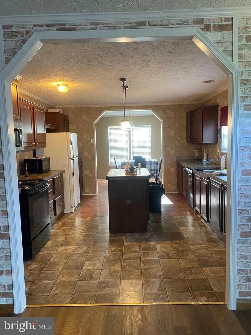 409 Sky Valley Drive photo 11