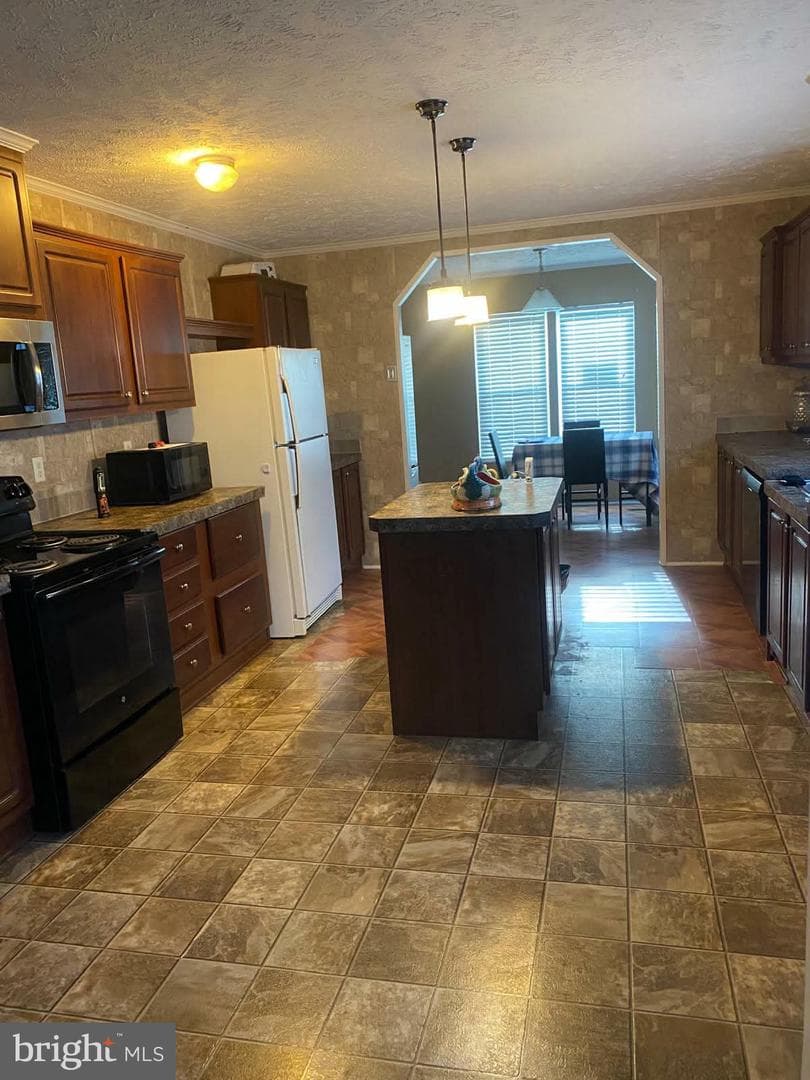 409 Sky Valley Drive photo 9