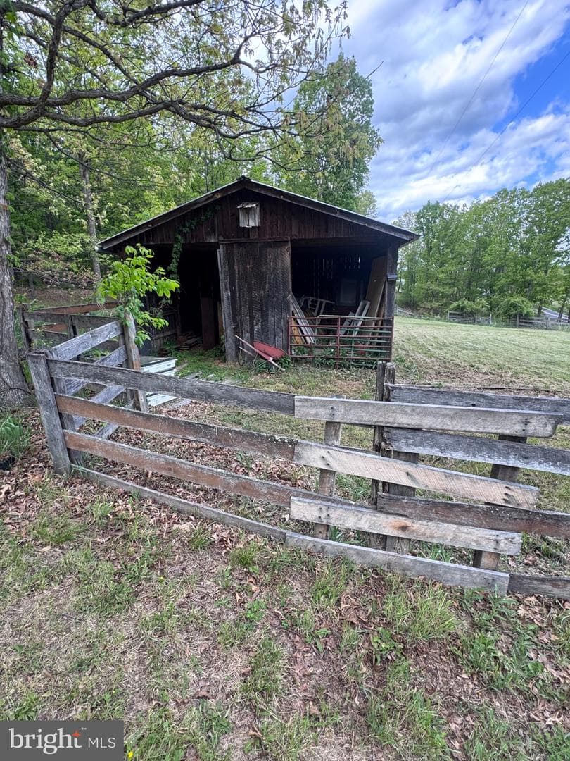 155 Foxdale Lane photo 42