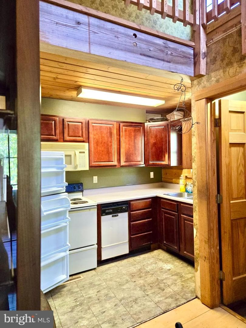 219 Fox Squirrel Lane photo 9