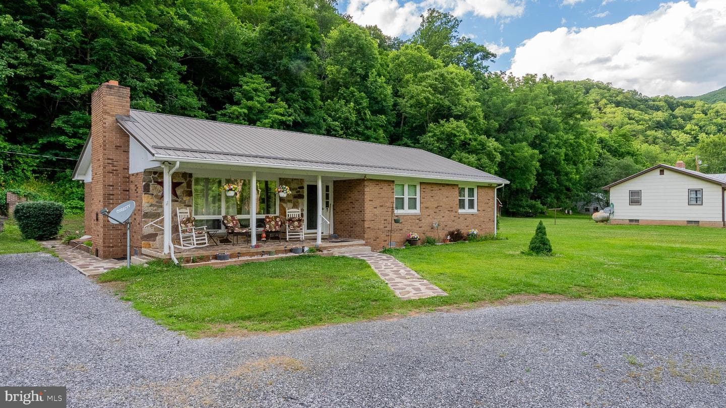 8462 N Fork Highway photo 3
