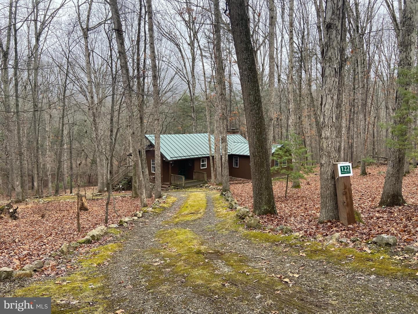 122 Pleasant Valley Drive photo 2