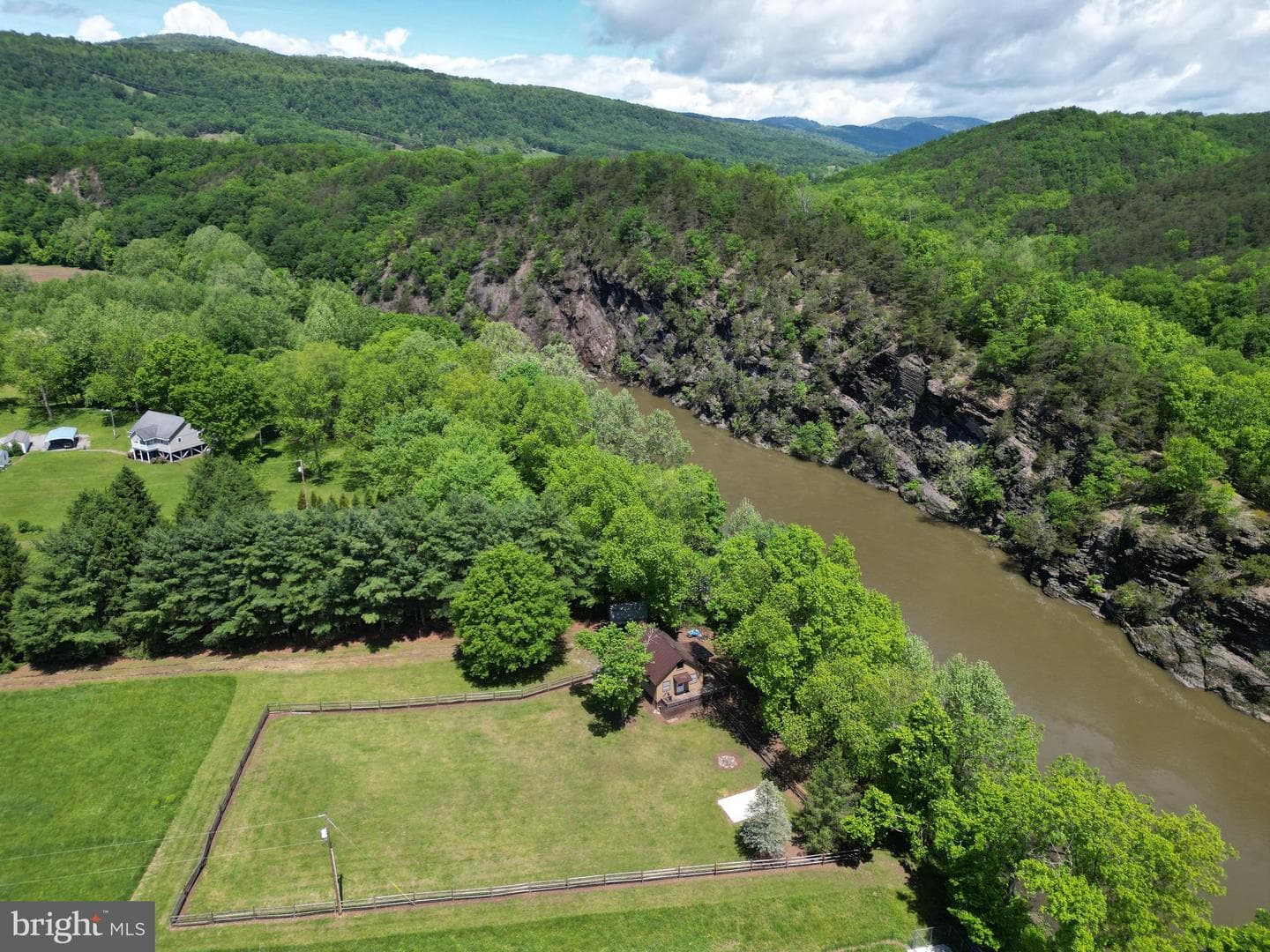 1074 Silver River Acres Road photo 4
