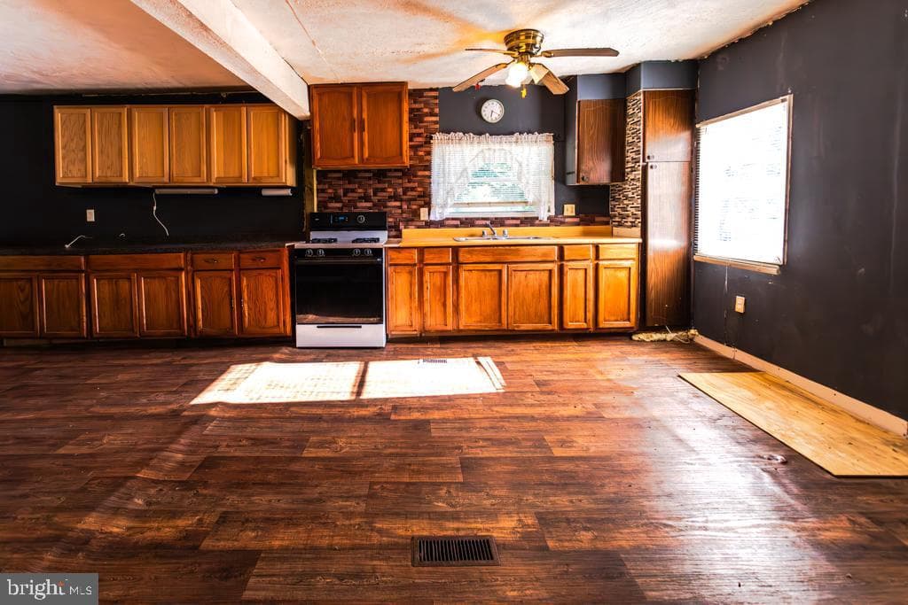 2152 Walnut Bottom Road photo 105