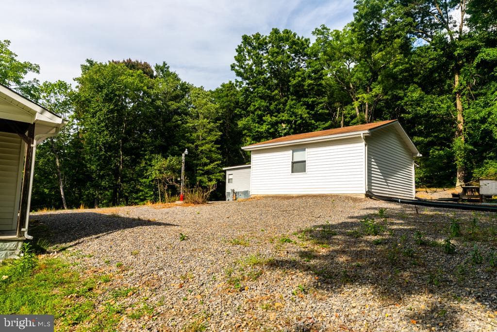 2152 Walnut Bottom Road photo 18