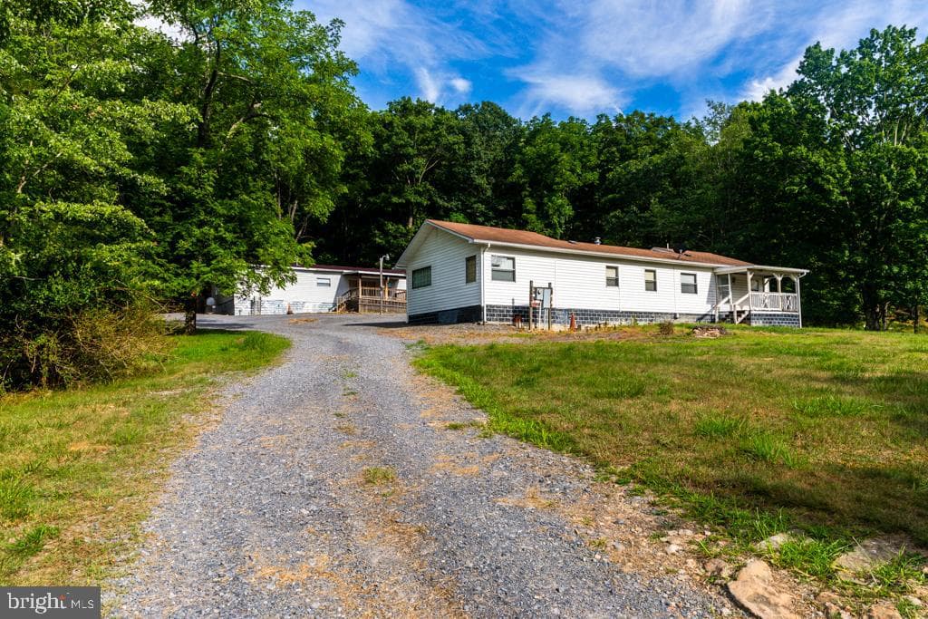 2152 Walnut Bottom Road photo 2