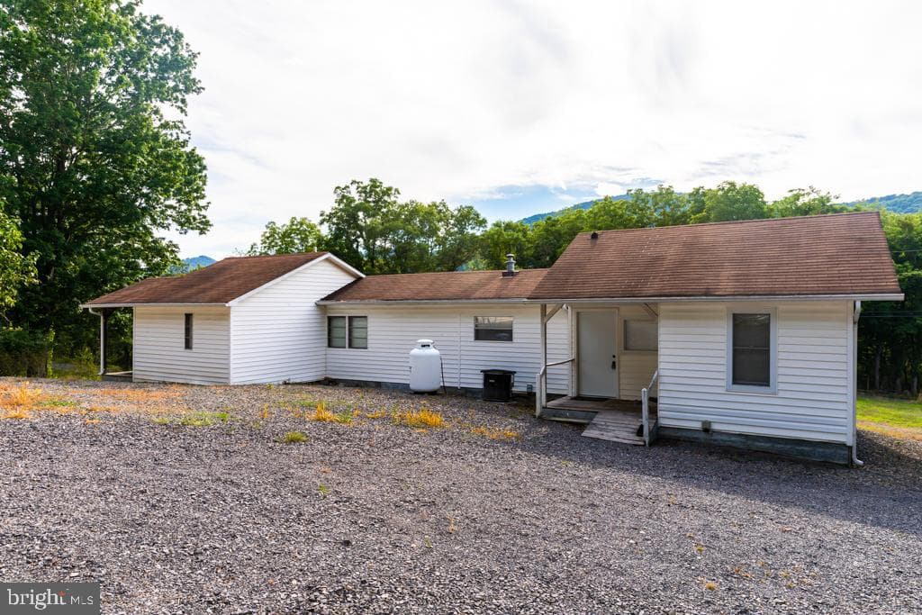 2152 Walnut Bottom Road photo 23