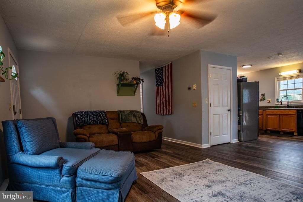 49 See Lane photo 18