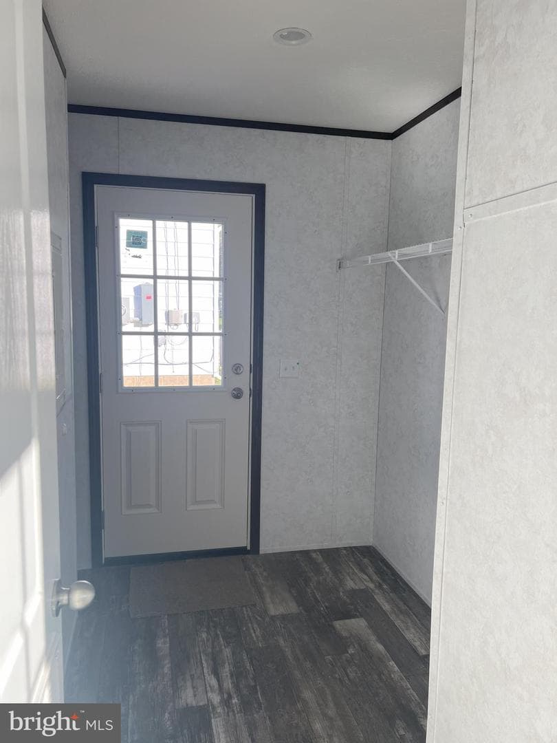 211 Eisenhower Drive photo 3