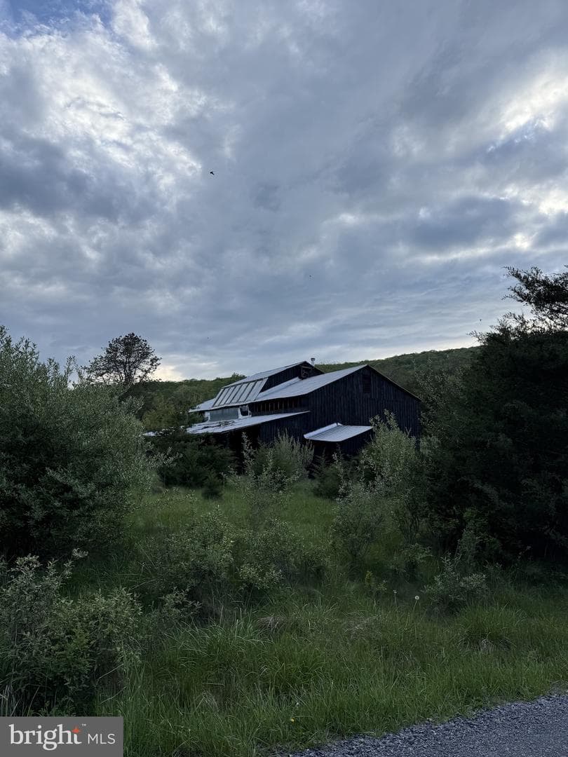 200 High Meadow Road photo 35