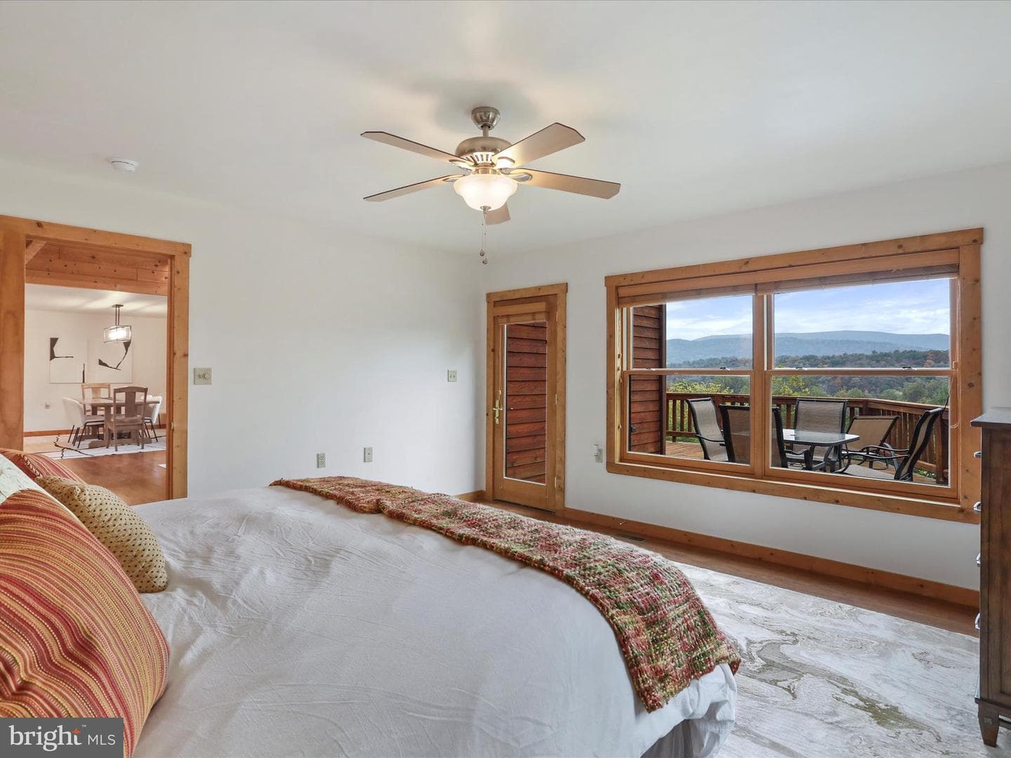 679 Falcon Road photo 22