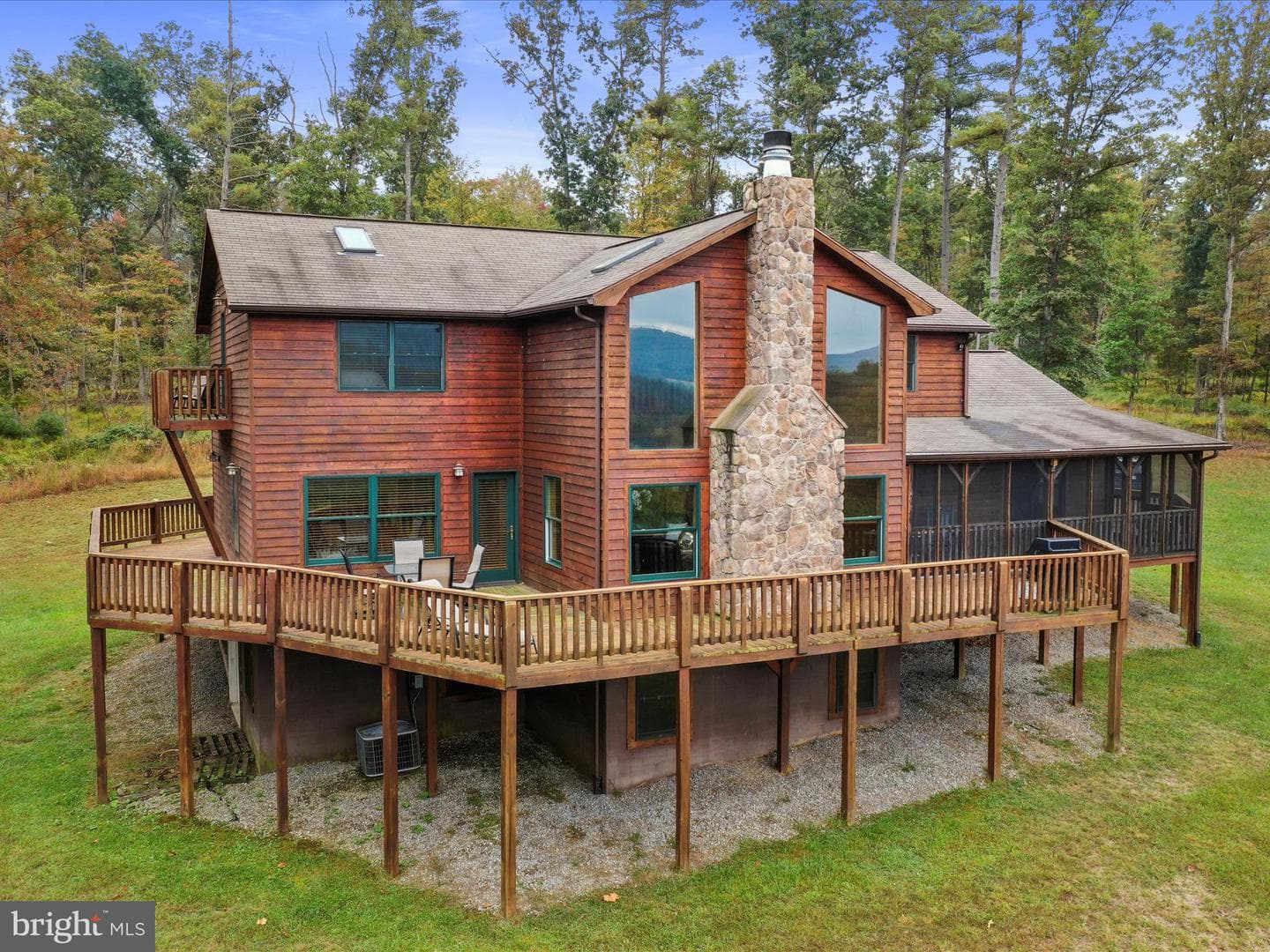 679 Falcon Road photo 49