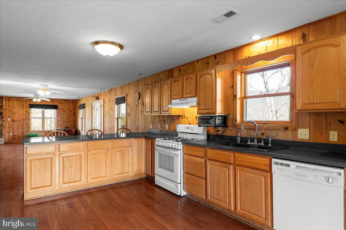 325 Coyote Run Road photo 17