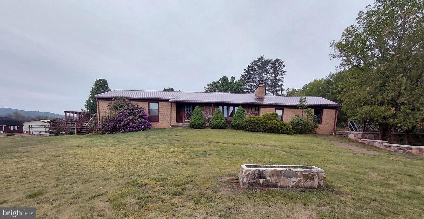 1085 Frosty Hollow Road photo 2
