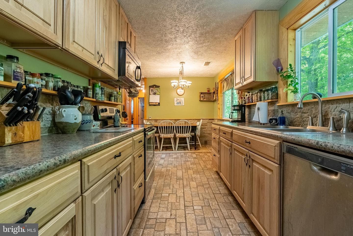 2598 Mountain View Road photo 31