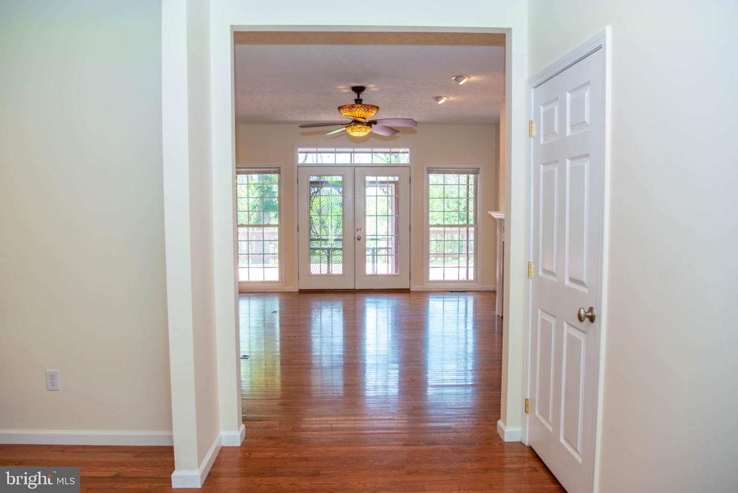 792 Forest Glen Drive photo 24