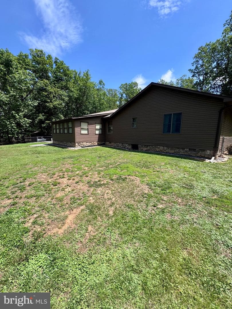 544 Summit Dr photo 10