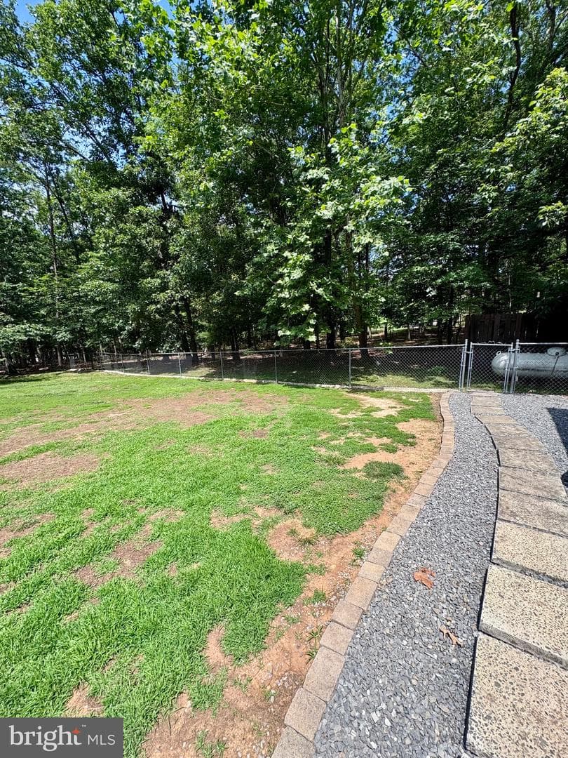 544 Summit Dr photo 14