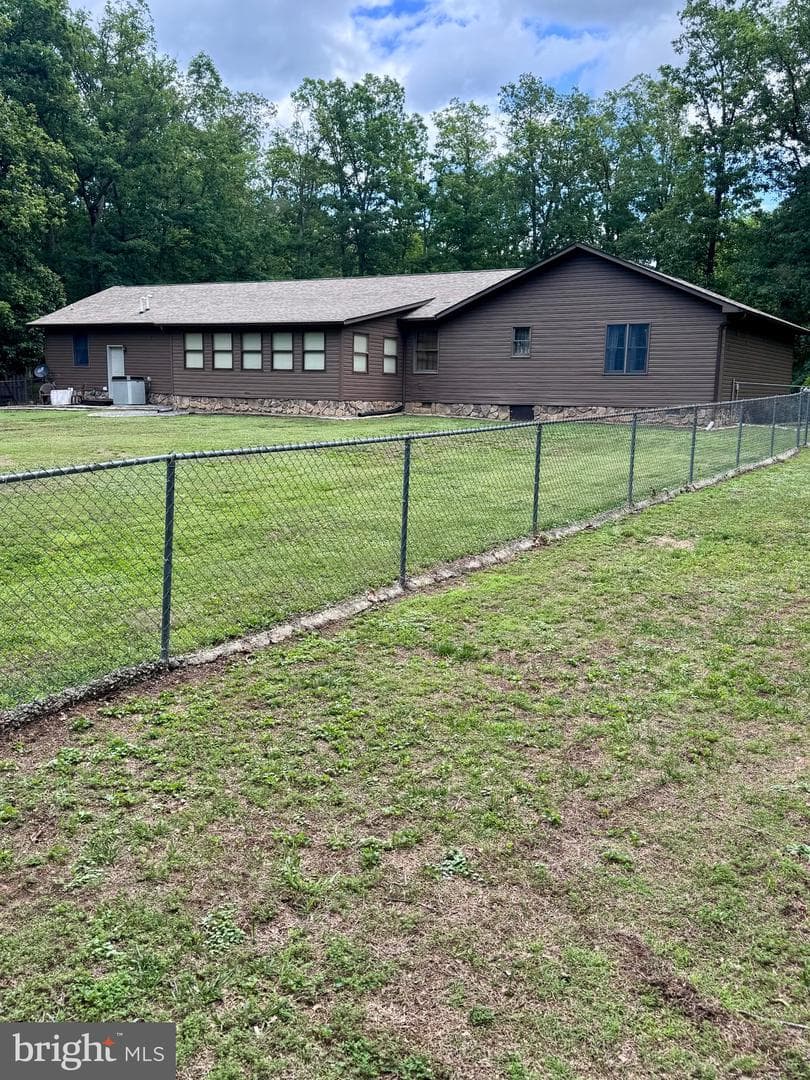 544 Summit Dr photo 18