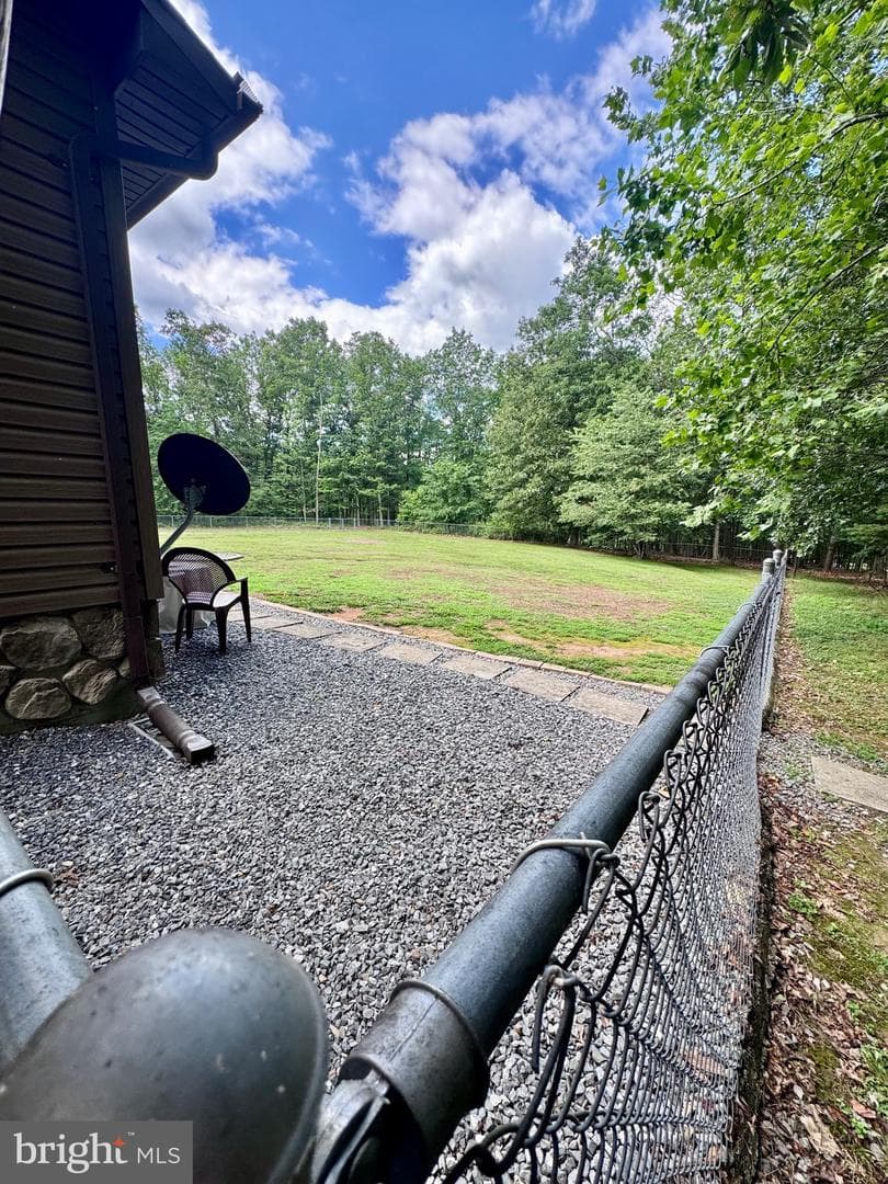 544 Summit Dr photo 25