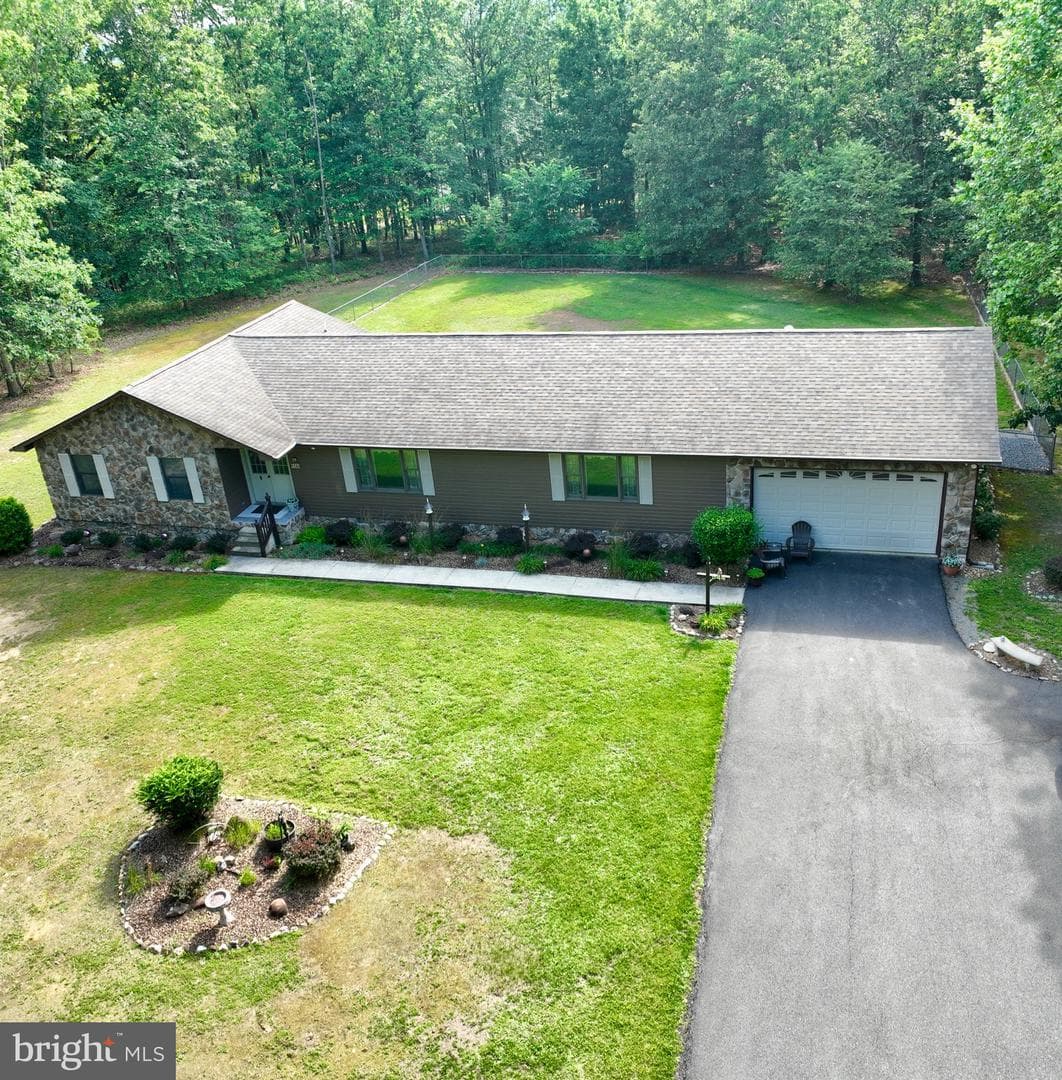 544 Summit Dr photo 3