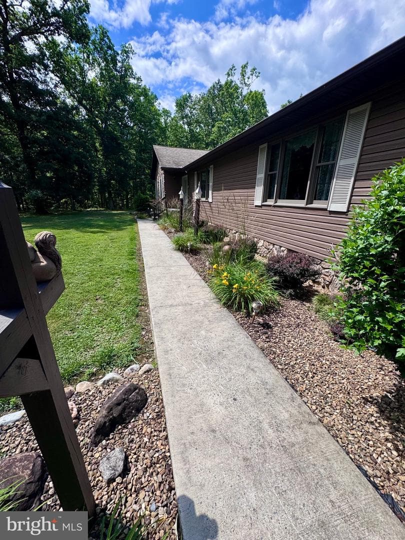 544 Summit Dr photo 36