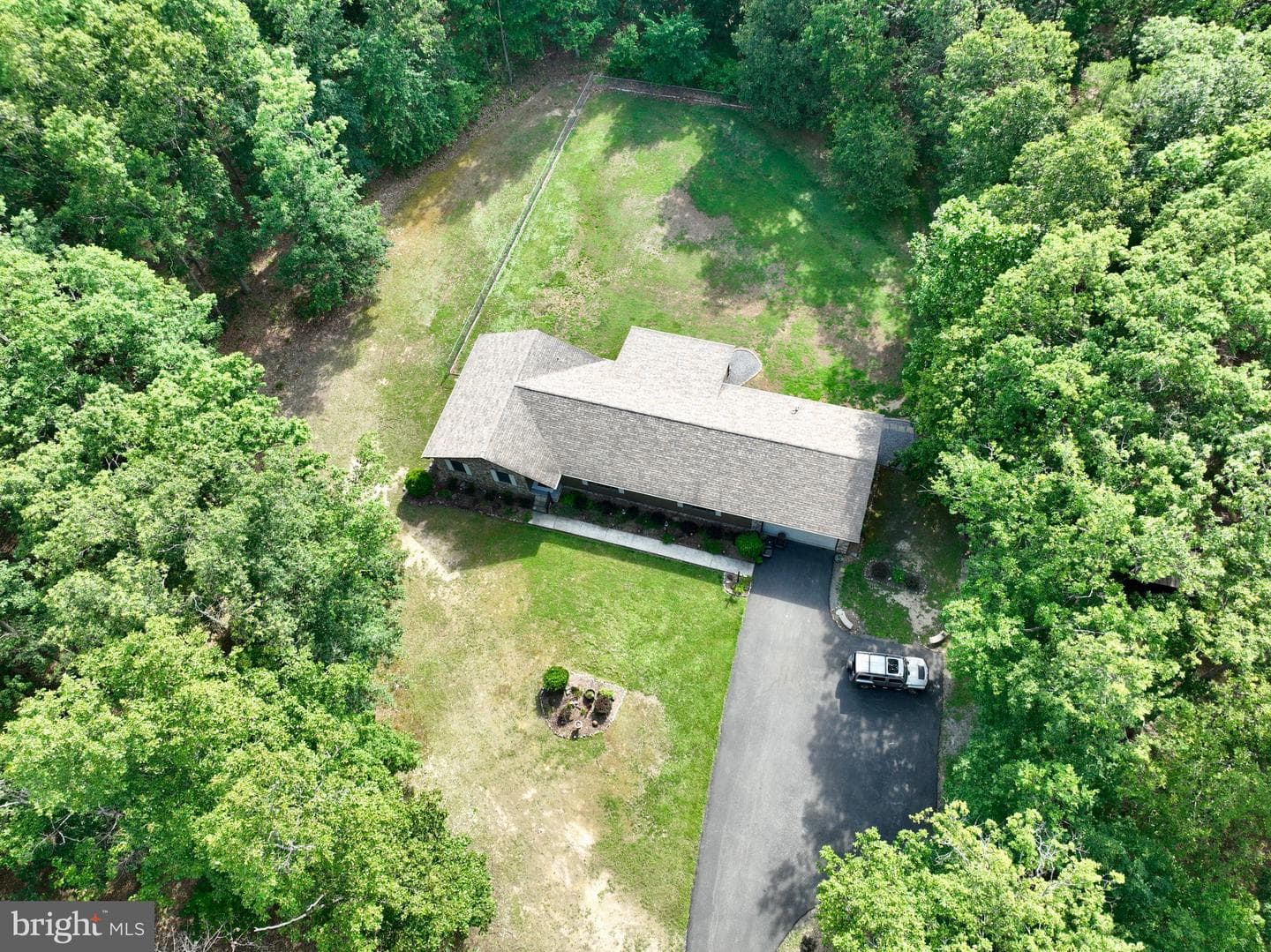 544 Summit Dr photo 4