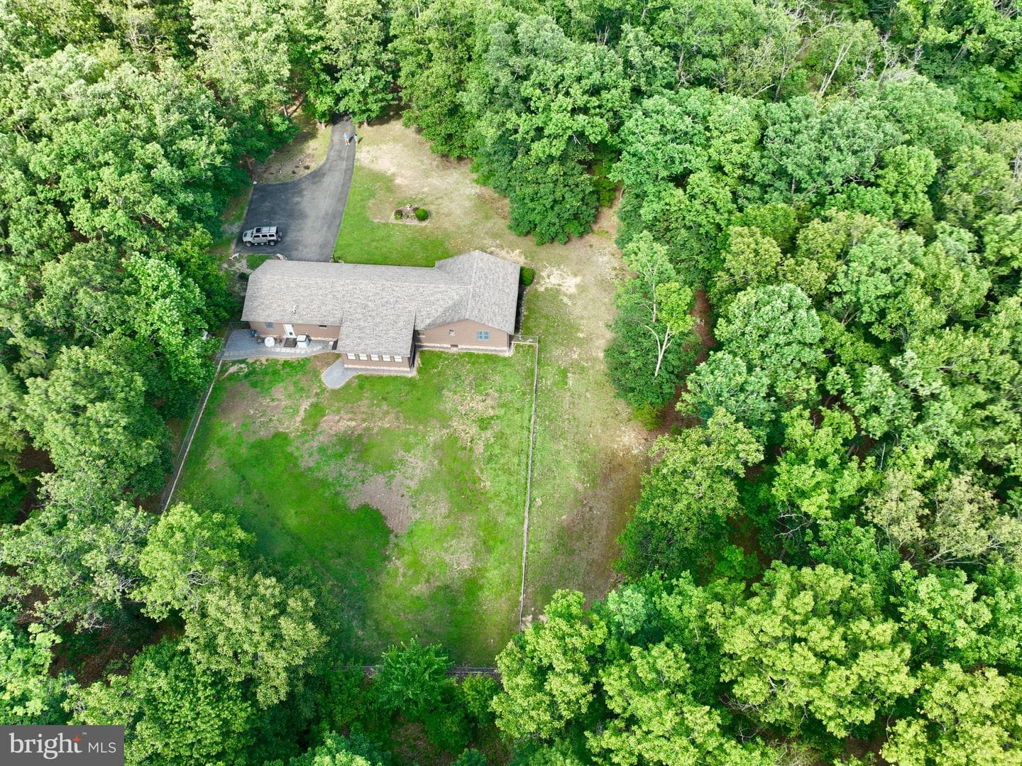 544 Summit Dr photo 5