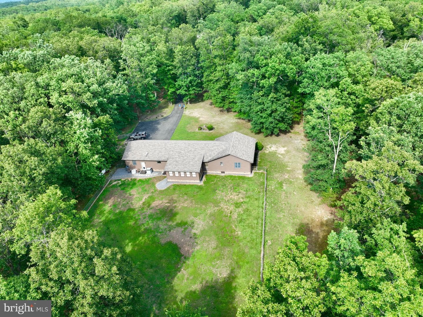 544 Summit Dr photo 6