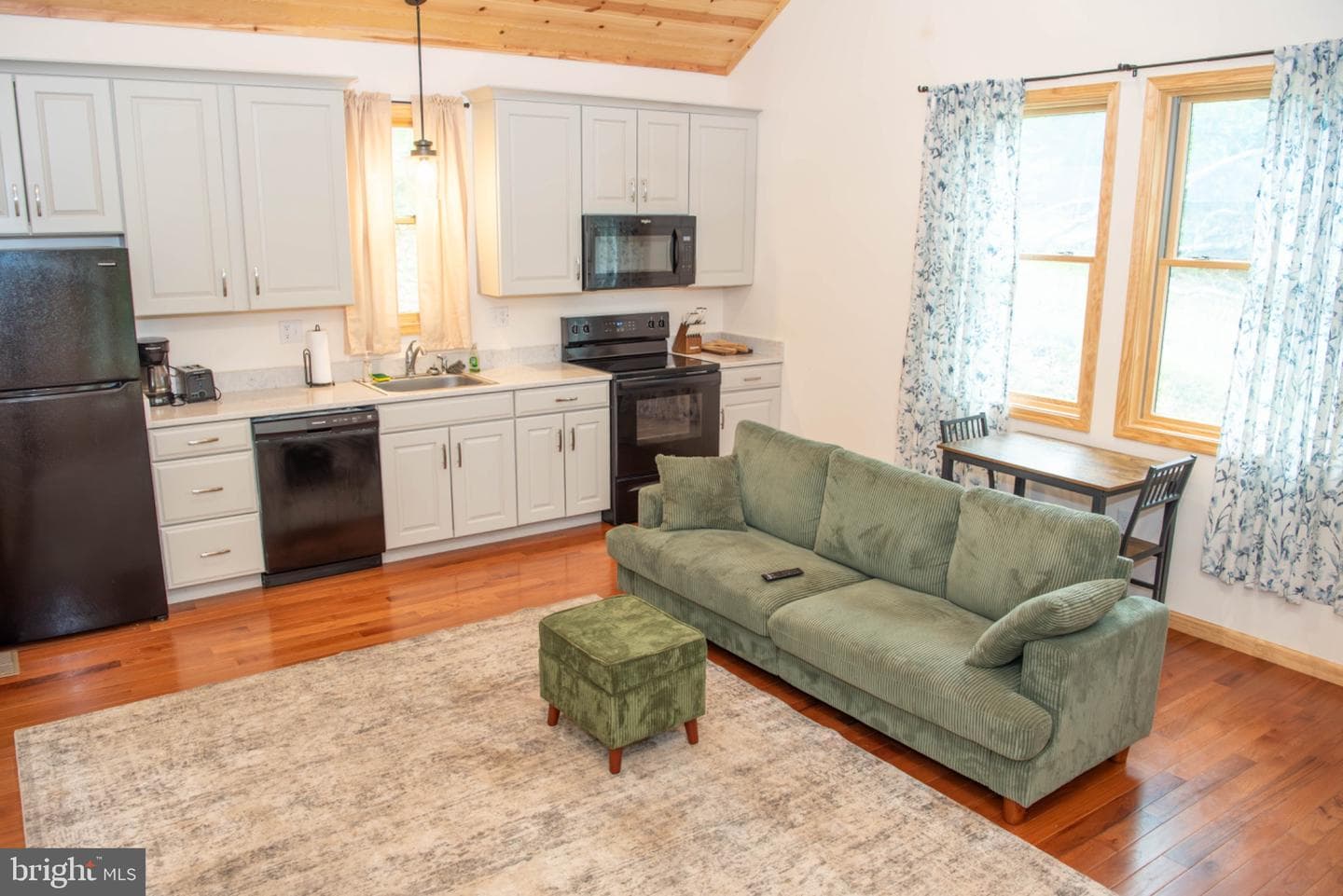 166 Kodiak Court photo 3
