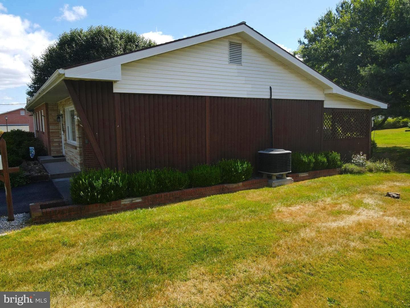 440 Center Avenue photo 48