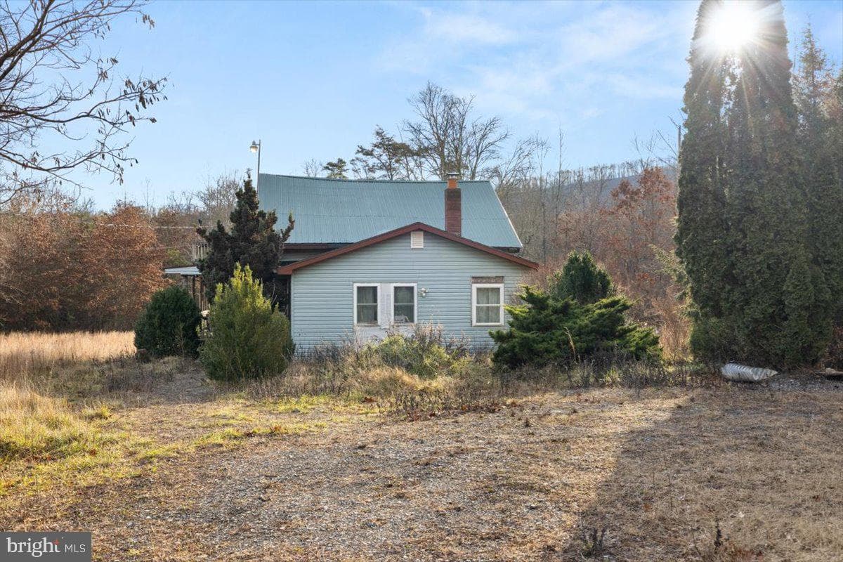 1929 Lake Ferndale Drive photo 2