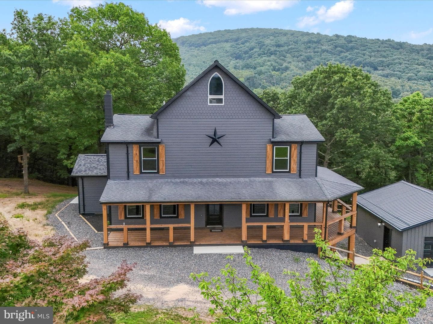 783 Community Way photo 2