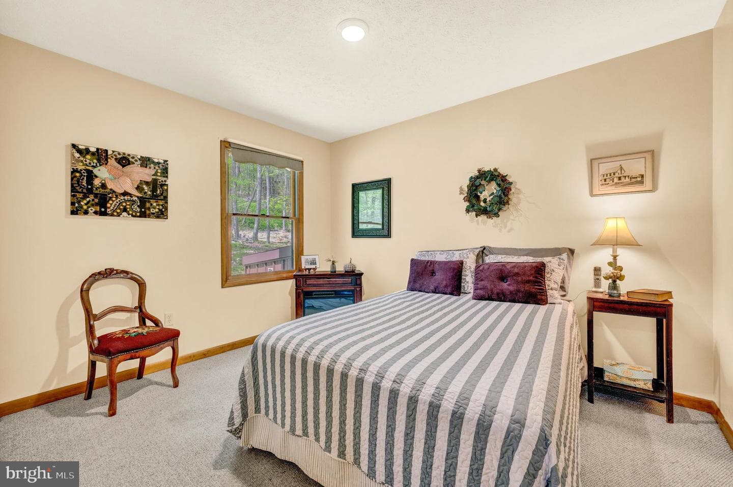 121 Pendragon Court photo 28