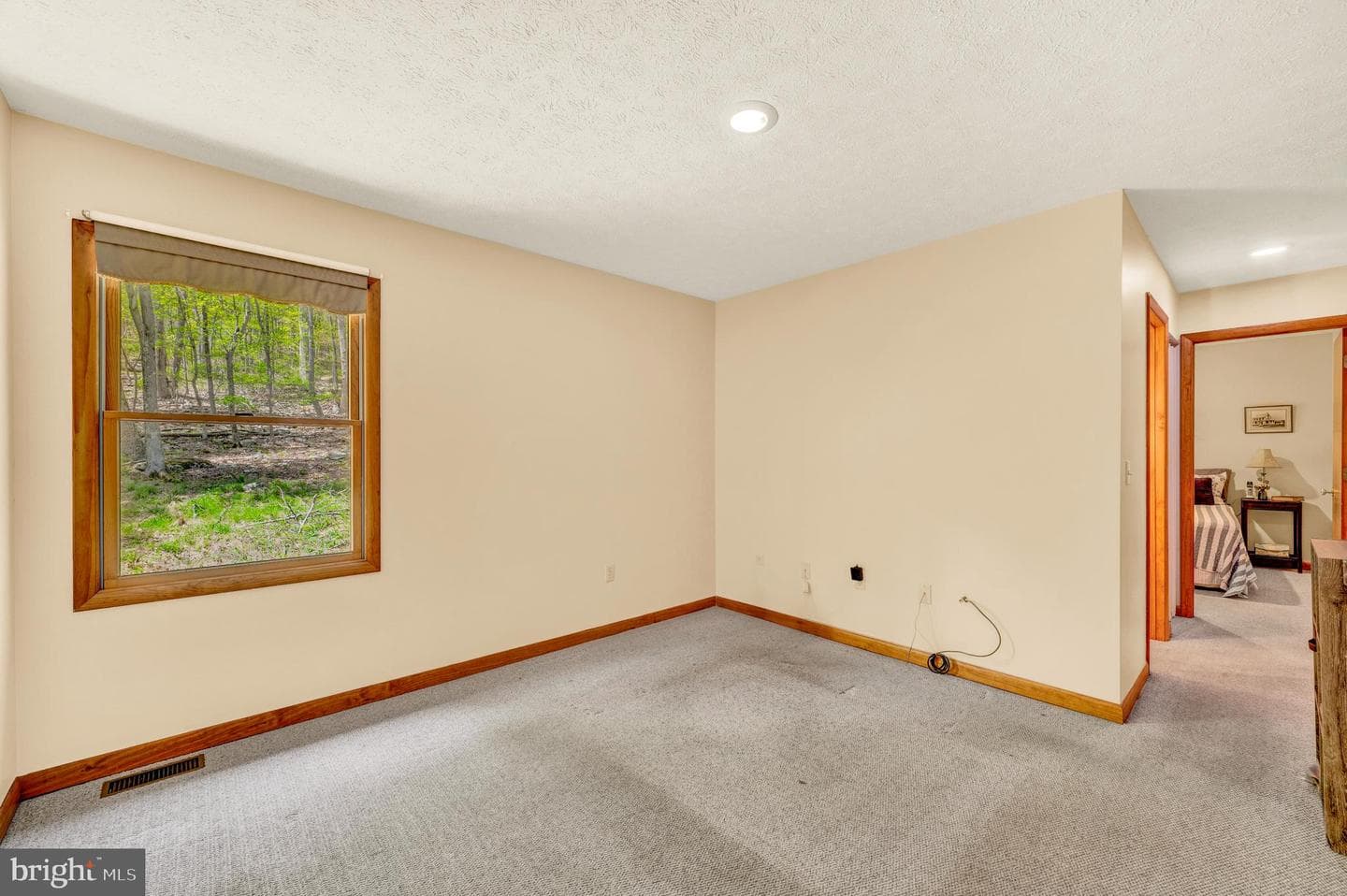 121 Pendragon Court photo 30