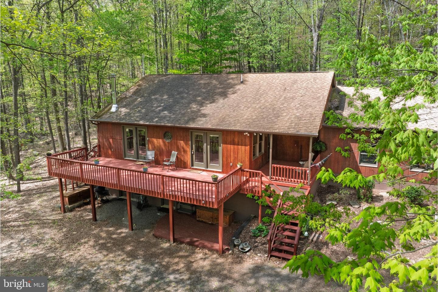 121 Pendragon Court photo 4