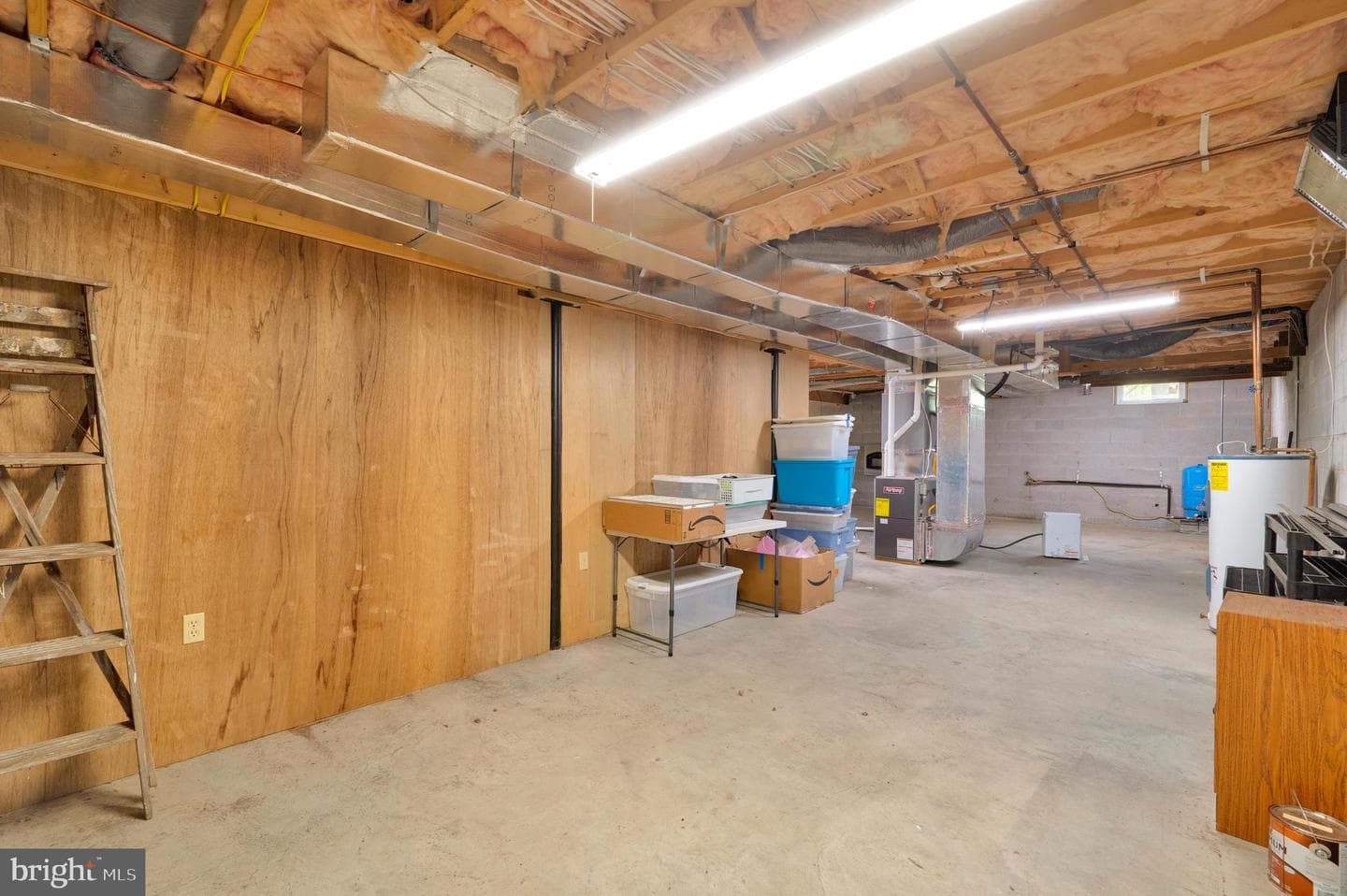 121 Pendragon Court photo 43