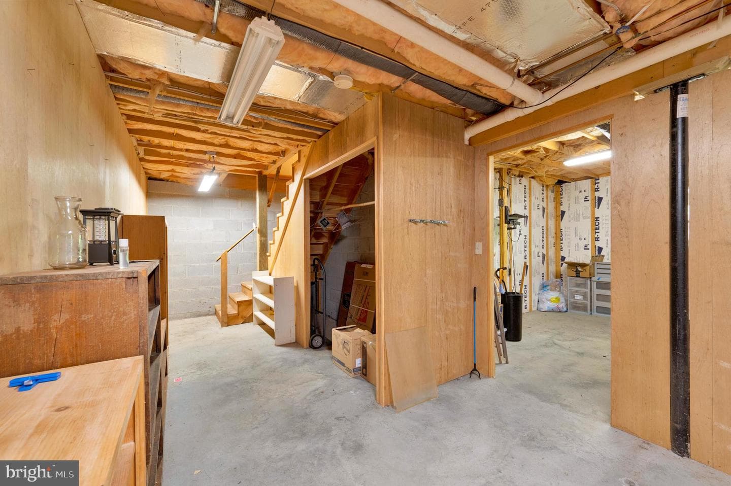 121 Pendragon Court photo 44